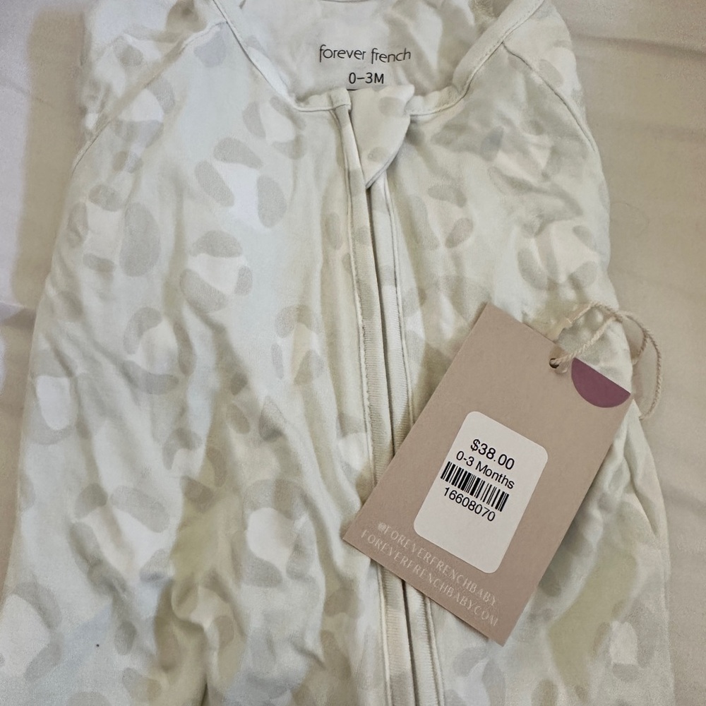 Forever French baby 0-3 m leopard NWT